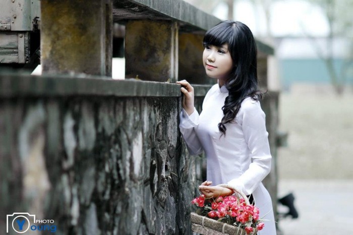 Khánh Linh cũng nổi tiếng có thành tích học tập xuất sắc, là một gương mặt ưu tú của ngôi trường nổi tiếng bậc nhất Hà thành.